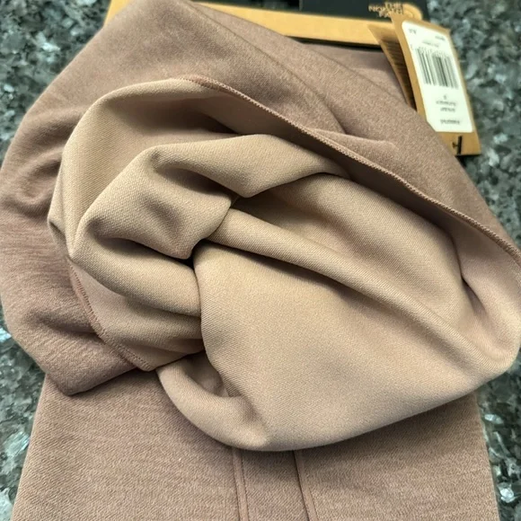 The North Face mauve supine scarf NWT - Picture 3 of 3